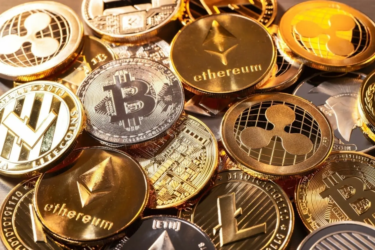 Βουτιά στα cryptos καθώς εξαπλώνεται το sell off της Wall Street