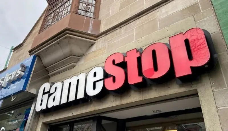 Φρένο στο ράλι της GameStop και αναζήτηση νέου CEO