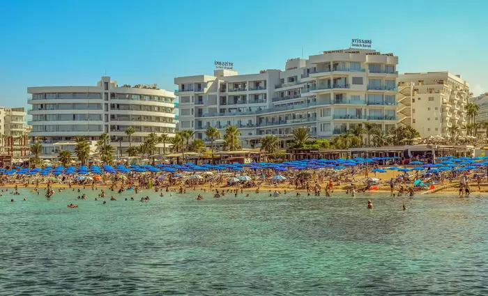 Αυξάνονται οι τουρίστες στην Αμμόχωστο -Έλλειψη προσωπικού στην Πάφο