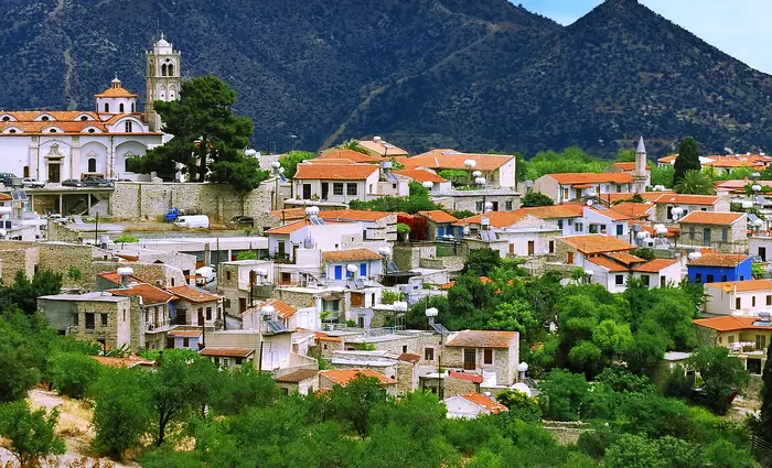 Επεκτείνεται το σχέδιο επιχορήγησης των διακοπών