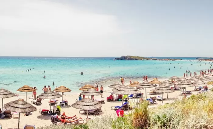 289.335 τουρίστες ήρθαν Κύπρο τον Απρίλιο