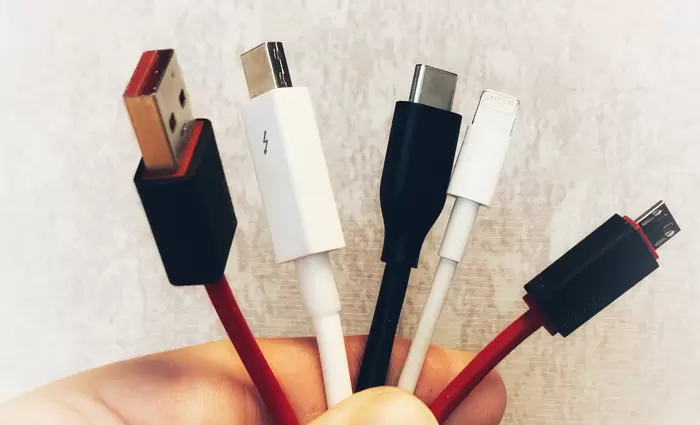 Πόσα δαπανούν οι Ευρωπαίοι για τους διαφορετικούς φορτιστές συσκευών