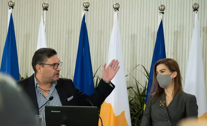 Πέφτει κατά 10% ο ΦΠΑ στο ηλεκτρικό ρεύμα για τα νοικοκυριά