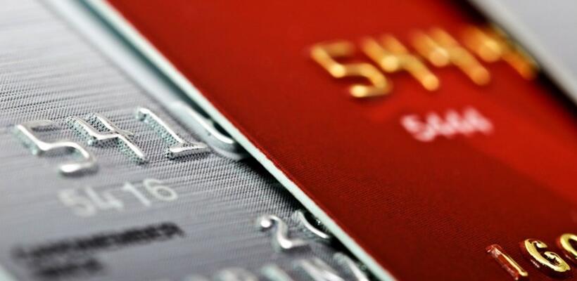 Κόκκινα δάνεια ύψους €127 εκατ. σε ΣΚΤ από πολιτικά πρόσωπα 