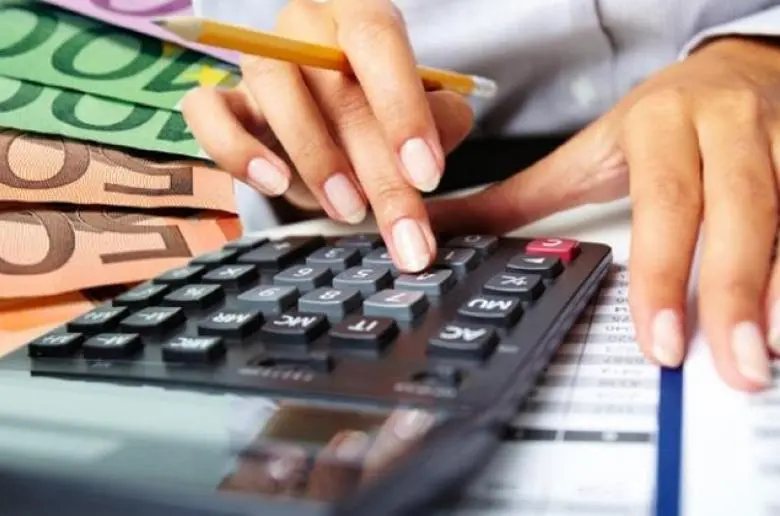 Μειώθηκαν δάνεια και καταθέσεις τον Ιούλιο - Αύξηση €16 εκ. στα δάνεια νοικοκυριών