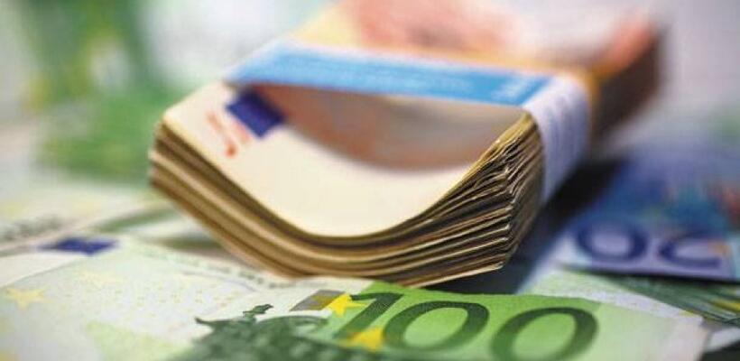 Η Νομική Υπηρεσία να παραπέμψει υποθέσεις με καταχρηστικές ρήτρες τραπεζών