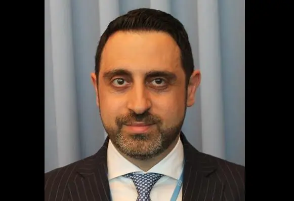 Ποιος είναι ο νέος Εκπρόσωπος Τύπου του Υπουργείου Εξωτερικών