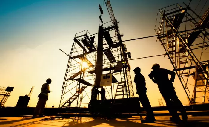 Υπεργολάβοι δημιουργούν αθέμιτο ανταγωνισμό με φόντο το μεταναστευτικό