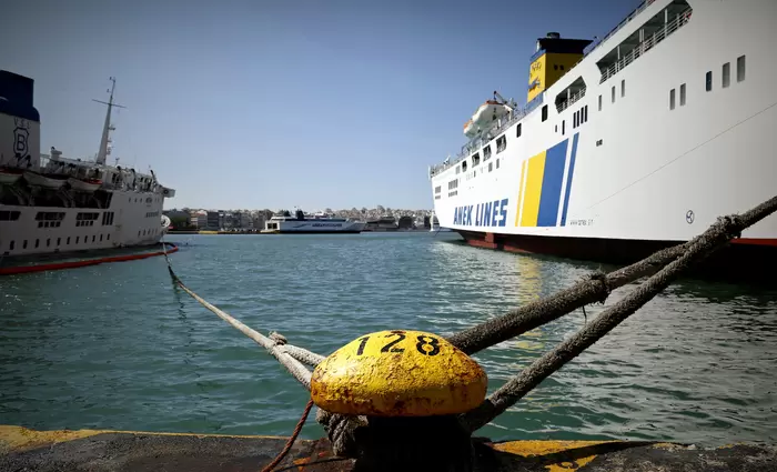 Δεμένα λόγω κακοκαιρίας πολλά πλοία στην Ελλάδα