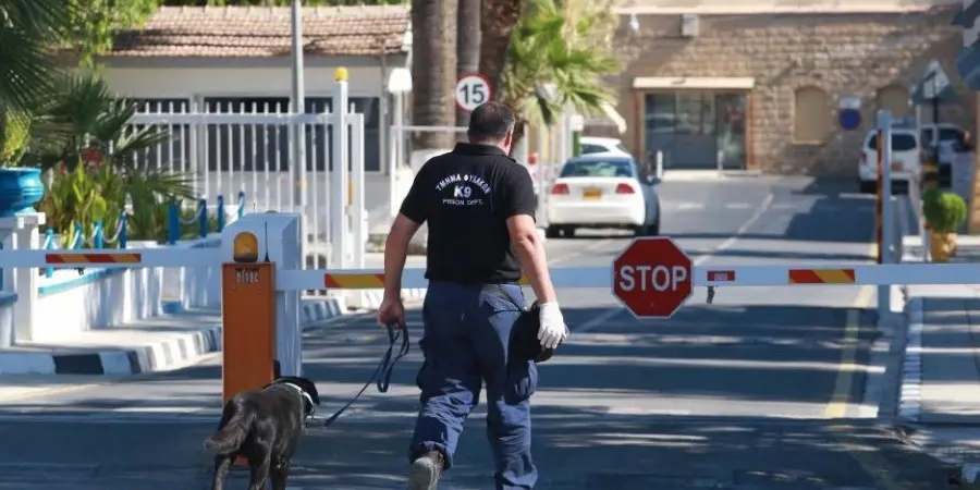 Επιτροπή Νομικών: Επιστολή για αναβάθμιση μισθολογικών κλιμάκων δεσμοφυλάκων