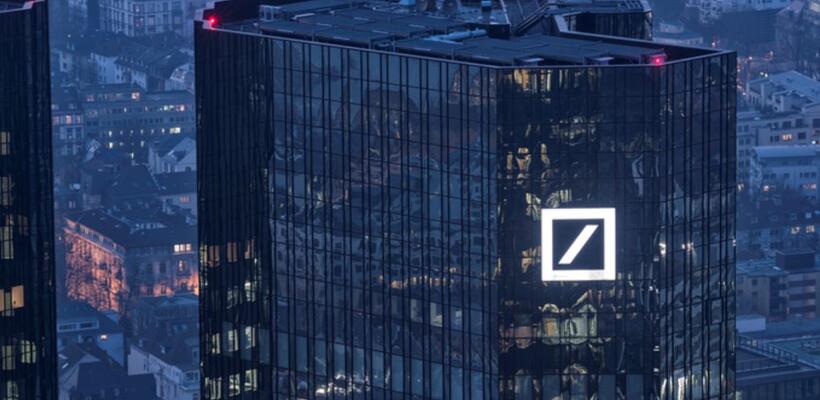 Η Deutsche Bank σκέφτεται να περικόψει 20.000 θέσεις εργασίας