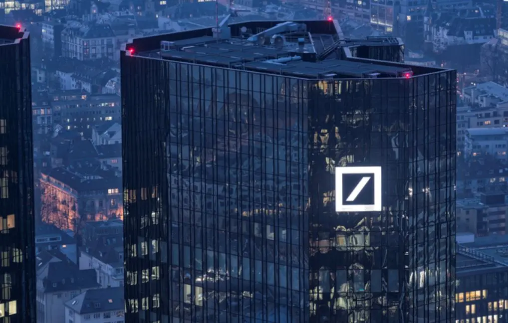 Η ΕΚΤ εξετάζει την έναρξη έρευνας κατά της Deutsche Bank