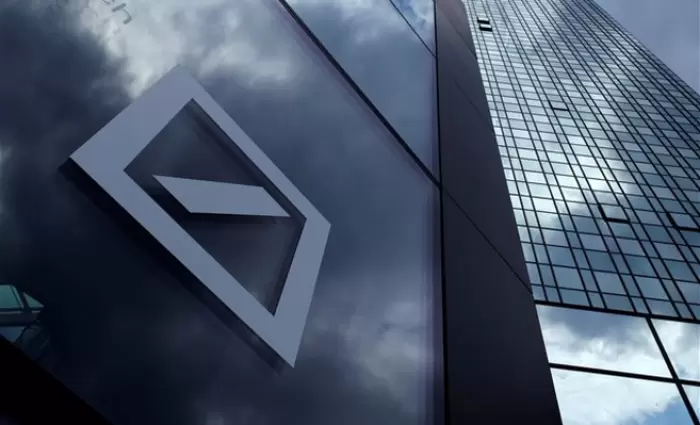 Στο στόχαστρο του Τραμπ και της FED η Deutsche Bank