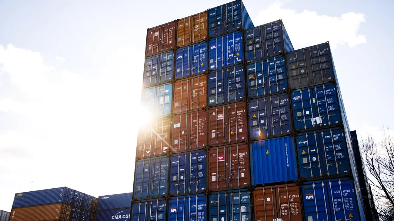 Financial Times: Απειλείται το εξαγωγικό 