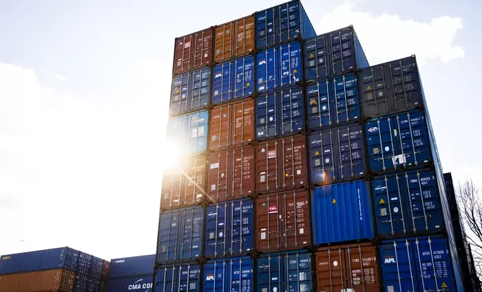 Financial Times: Απειλείται το εξαγωγικό 