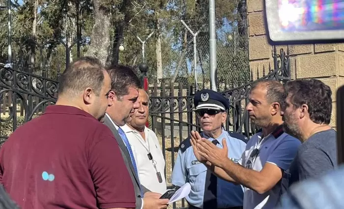 Διαμαρτυρία χονδρέμπορων έξω από το Προεδρικό (vid)