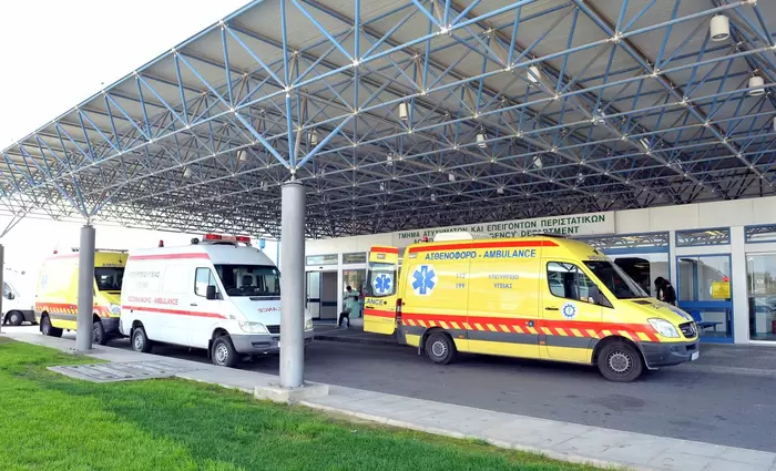 Υπ. Υγείας: Ζητεί για πρόσληψη διασώστες - πλήρωμα ασθενοφόρων