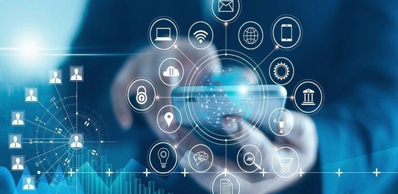 Τεχνητή ή ολιστική νοημοσύνη; Η νέα επένδυση στο ανθρώπινο κεφάλαιο