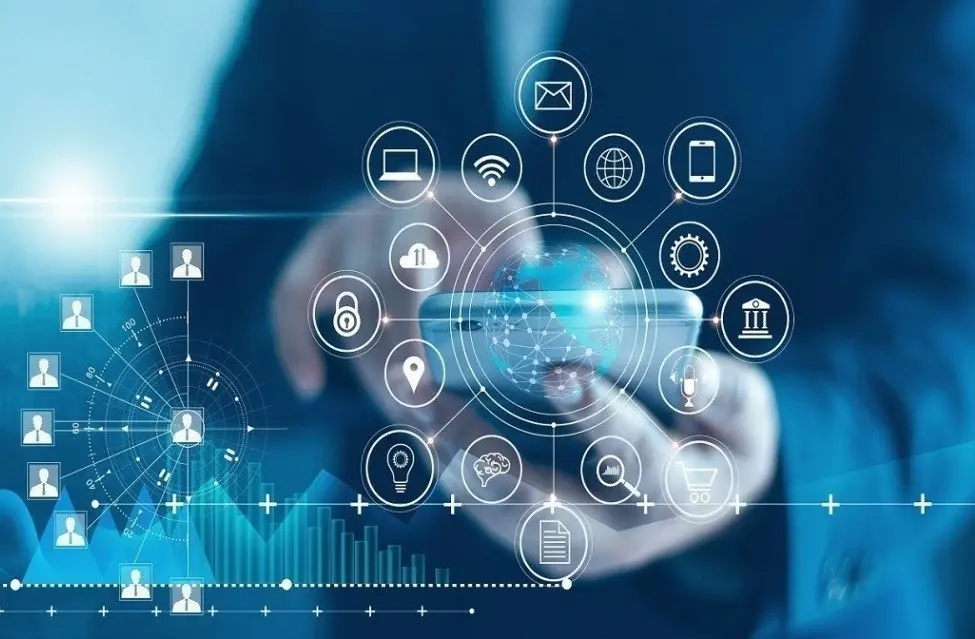 Τεχνητή ή ολιστική νοημοσύνη; Η νέα επένδυση στο ανθρώπινο κεφάλαιο