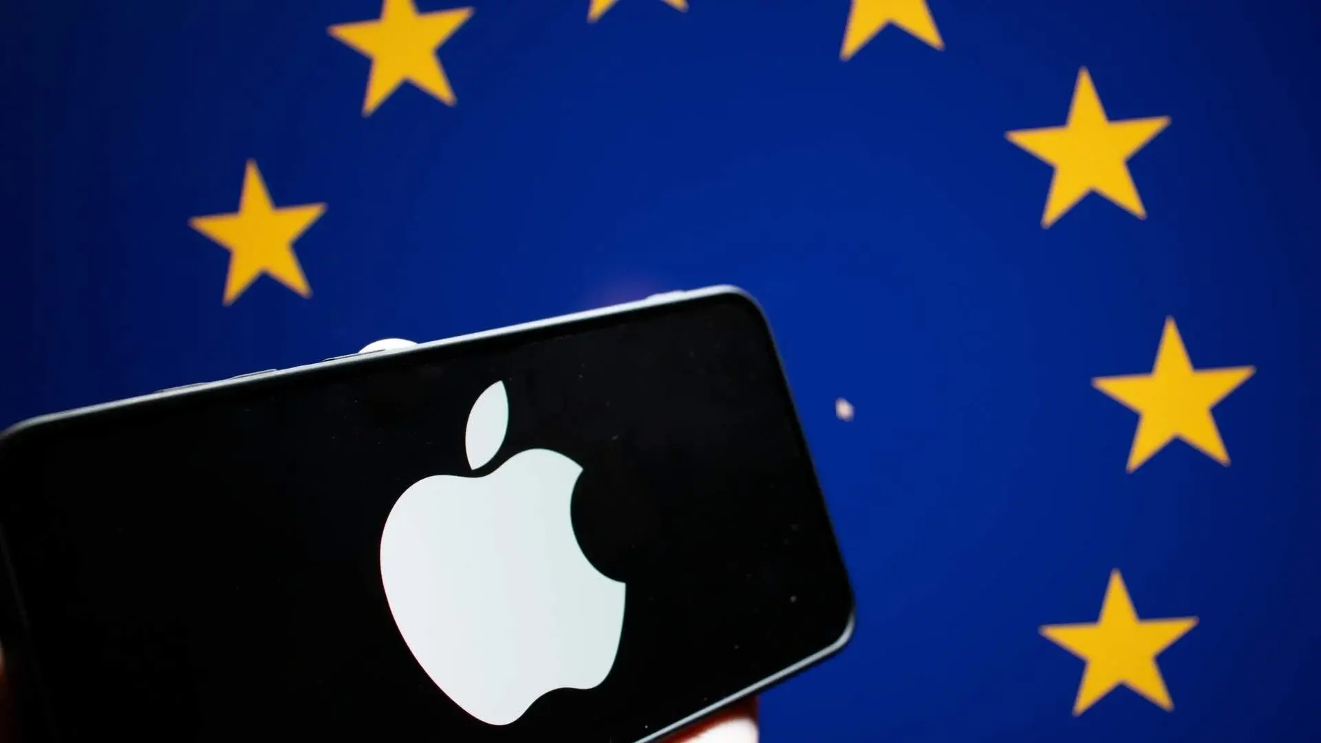 «Πόλεμος» Apple – ΕΕ στη μεγαλύτερη δικαστική δοκιμασία του ψηφιακού δικαίου