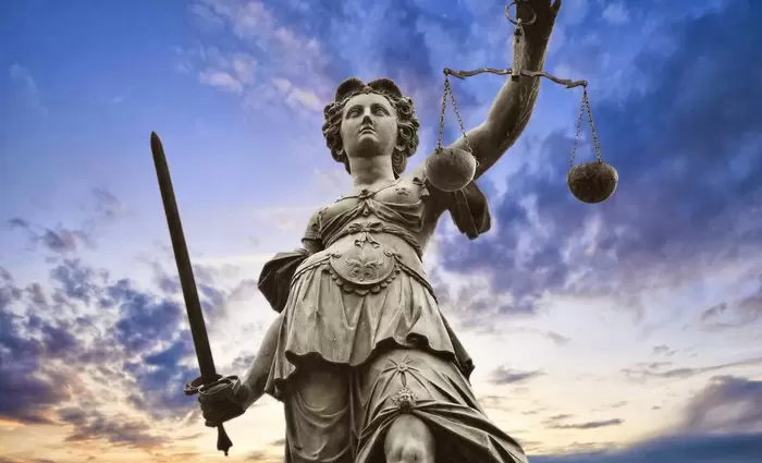 ΕΕ: Τα κράτη-μέλη να προστατεύσουν την Δικαιοσύνη τους