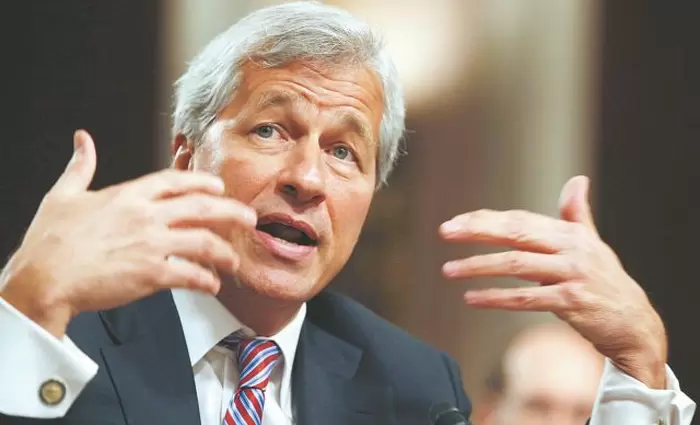 Ο Τζέιμι Ντίμον υπερβάλλει με την fintech ευλυγισία του