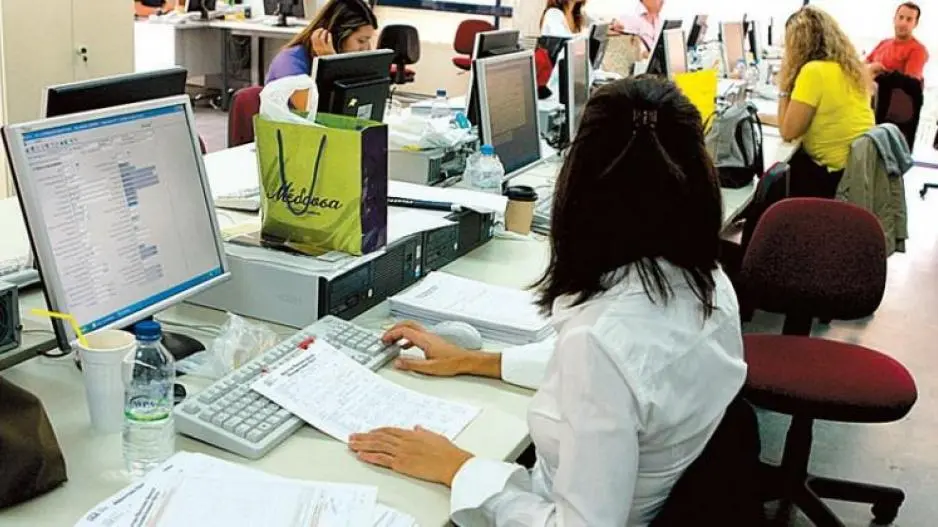 Μείωση ημερών άδειας ασθενείας δημοσίων υπαλλήλων αποφάσισε το Υπουργικό