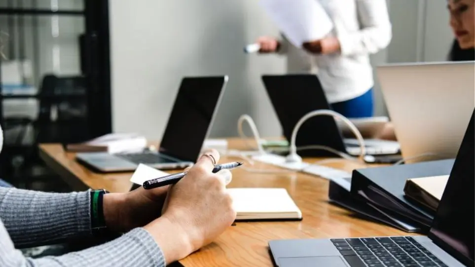 Αποπαγοποιούνται 131 θέσεις στον ευρύτερο δημόσιο τομέα - Τι αφορούν