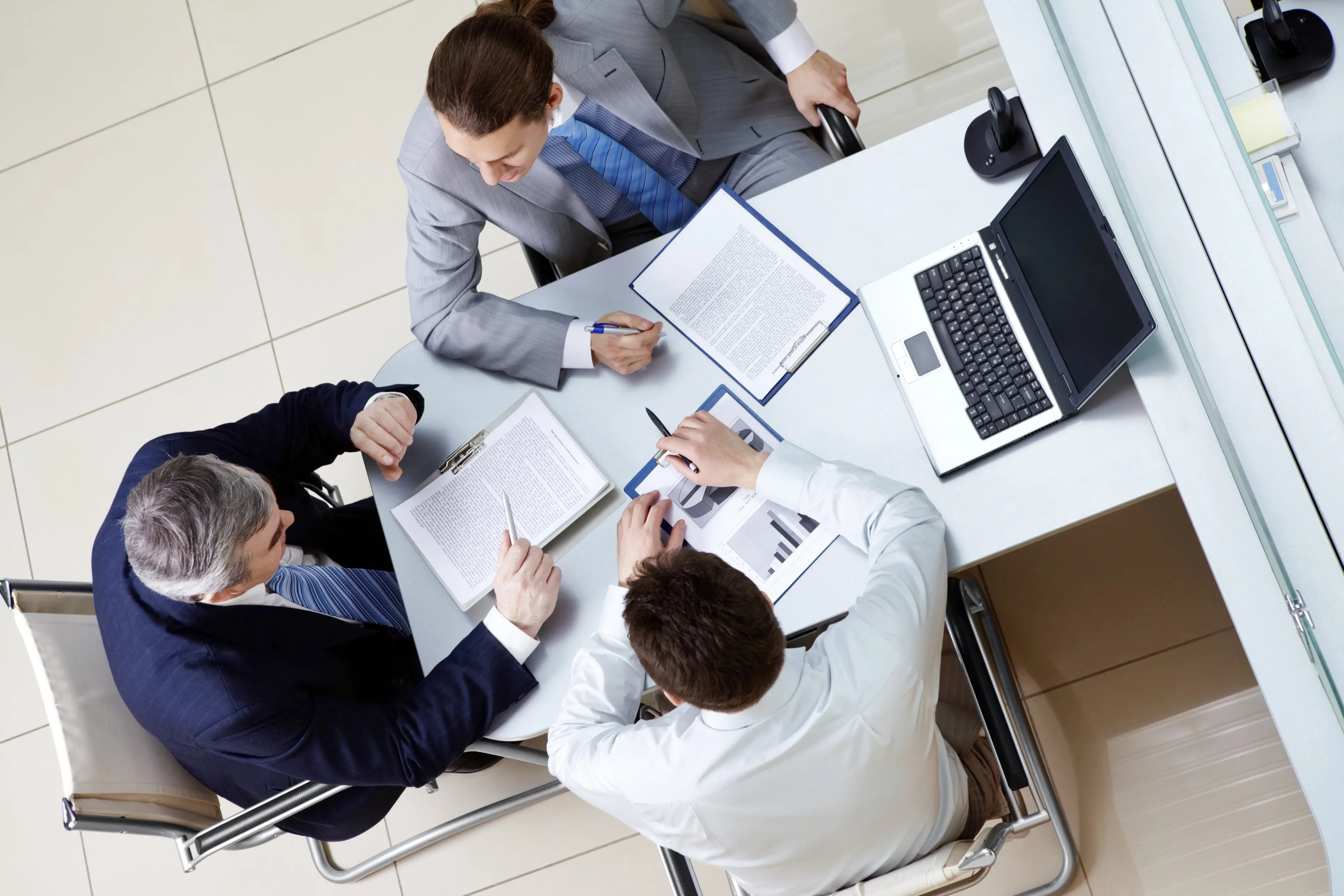 Αποπαγοποίηση των κενών θέσεων ζητούν ΓΔ ΥΠΟΙΚ - ΓΓ ΠΑΣΥΔΥ