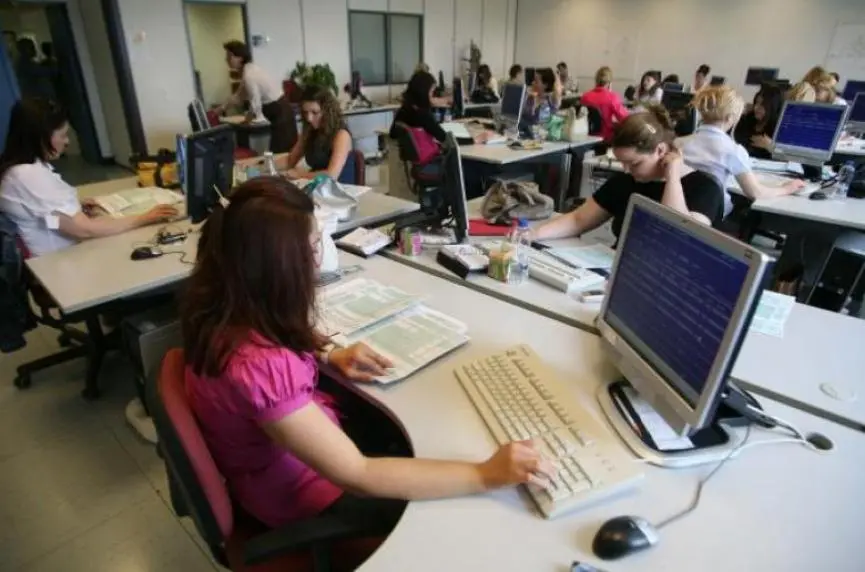 Ετήσια αύξηση 2% στον ευρύ δημόσιο τομέα - Στις 77 χιλ. οι εργαζόμενοι