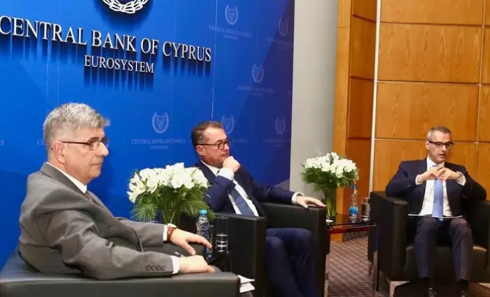 Από τη Λευκωσία δόθηκε το μήνυμα για συνέχιση των ψηλών επιτοκίων