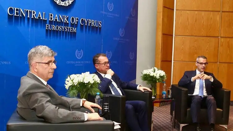 Από τη Λευκωσία δόθηκε το μήνυμα για συνέχιση των ψηλών επιτοκίων