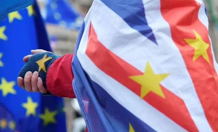 Εκ νέου στο τραπέζι το σχέδιο «διαζυγίου» Λονδίνου - Βρυξέλλών