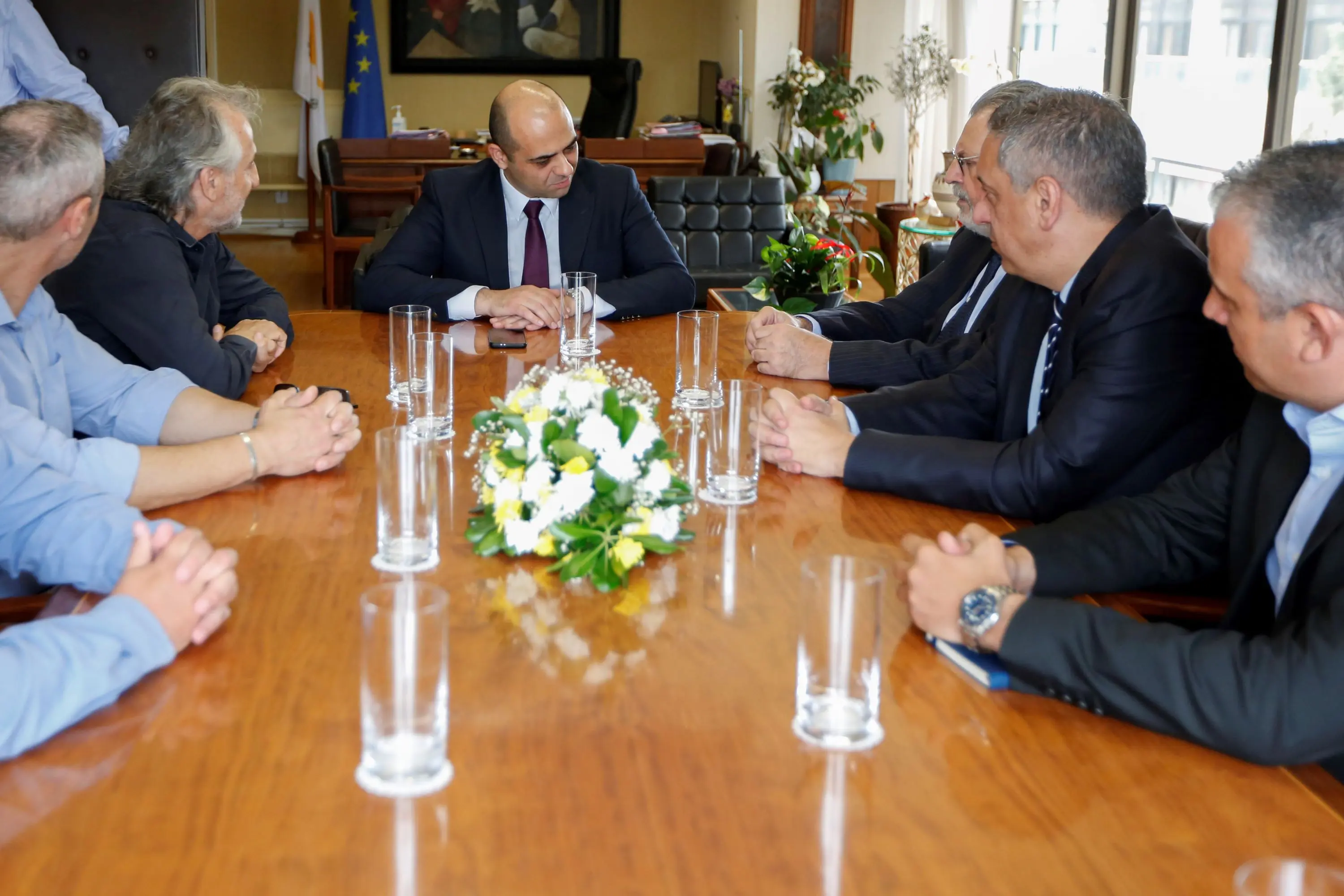 Στα €750 αυξάνεται το επίδομα άσκησης δικηγόρων και μηχανικών