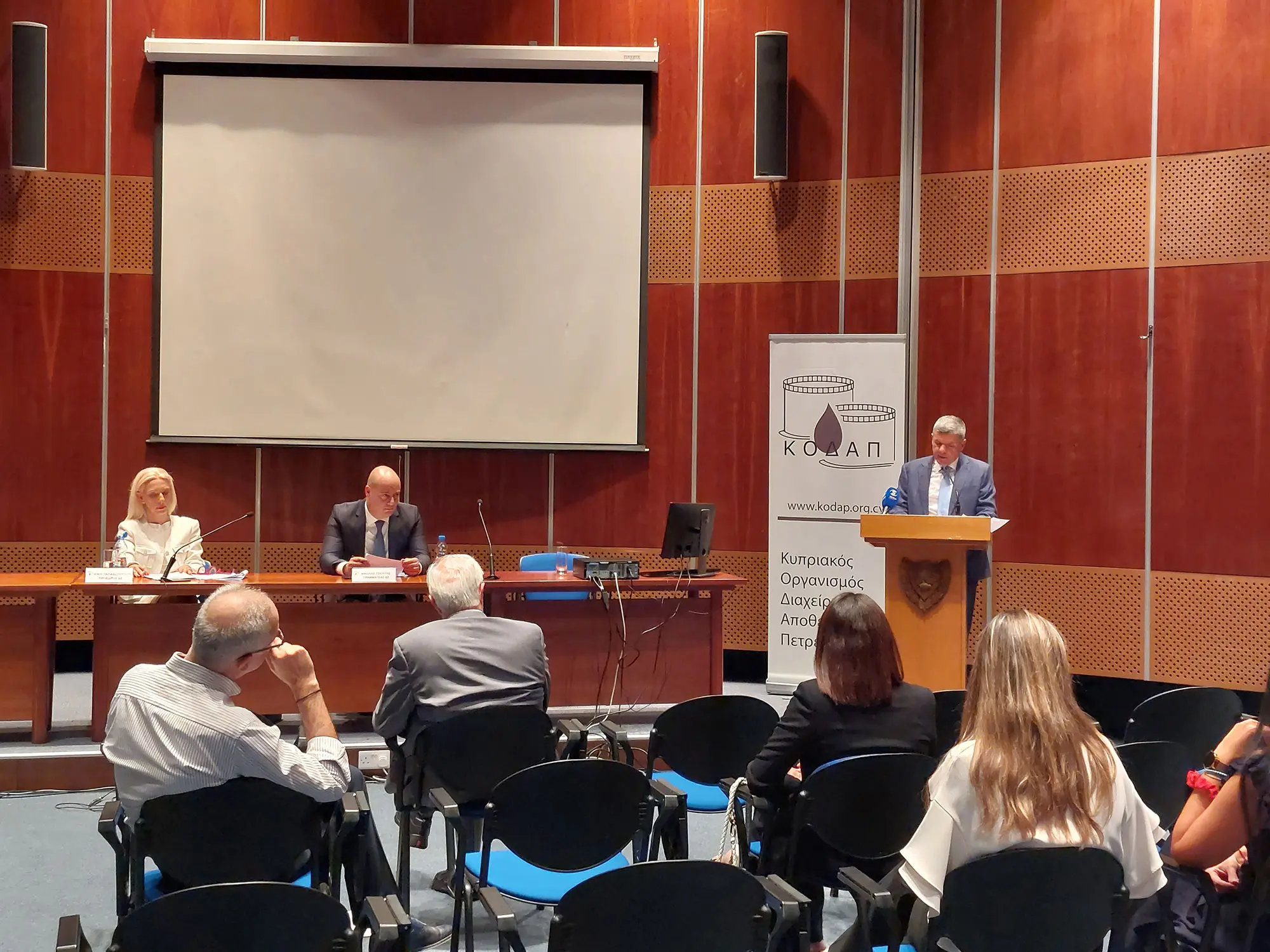 Σημαντική η ανέγερση ιδιόκτητου τερματικού πετρελαιοειδών, λέει ο Υπ. Ενέργειας