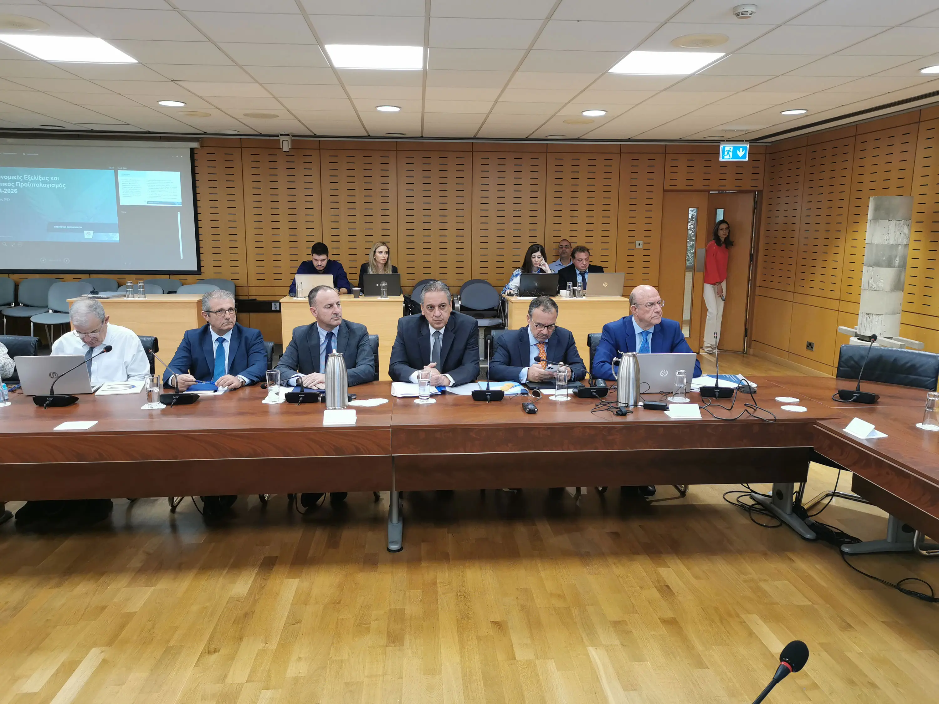 ΥΠΟΙΚ: Γνώμονας του προϋπολογισμού η δημοσιονομική σταθερότητα