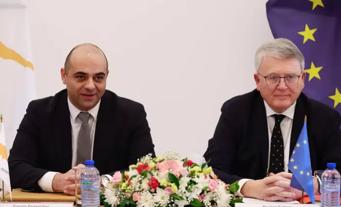 Σε προώθηση των Συλλογικών Συμβάσεων Εργασίας προτρέπει ο Επίτροπος Απασχόλησης