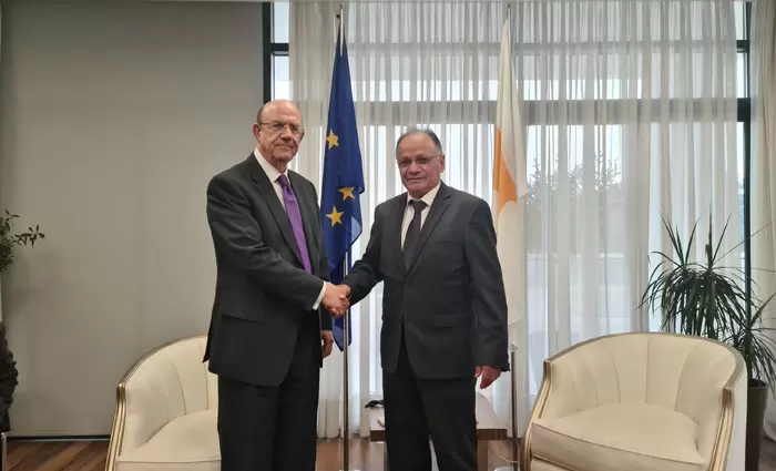 Η ανάπτυξη της Πάφου στη συνάντηση ΥΠΟΙΚ – ΕΒΕ