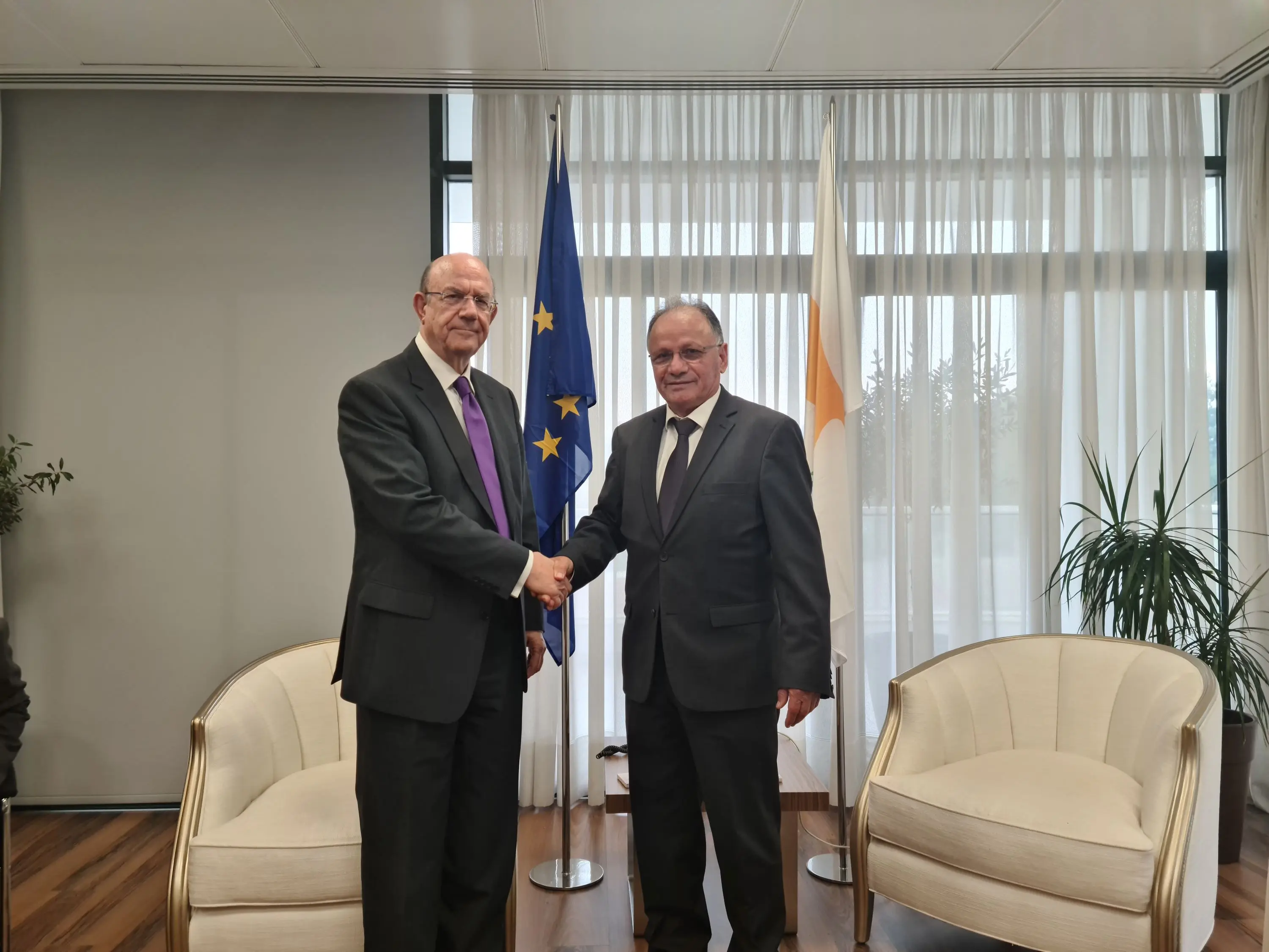 Η ανάπτυξη της Πάφου στη συνάντηση ΥΠΟΙΚ – ΕΒΕ