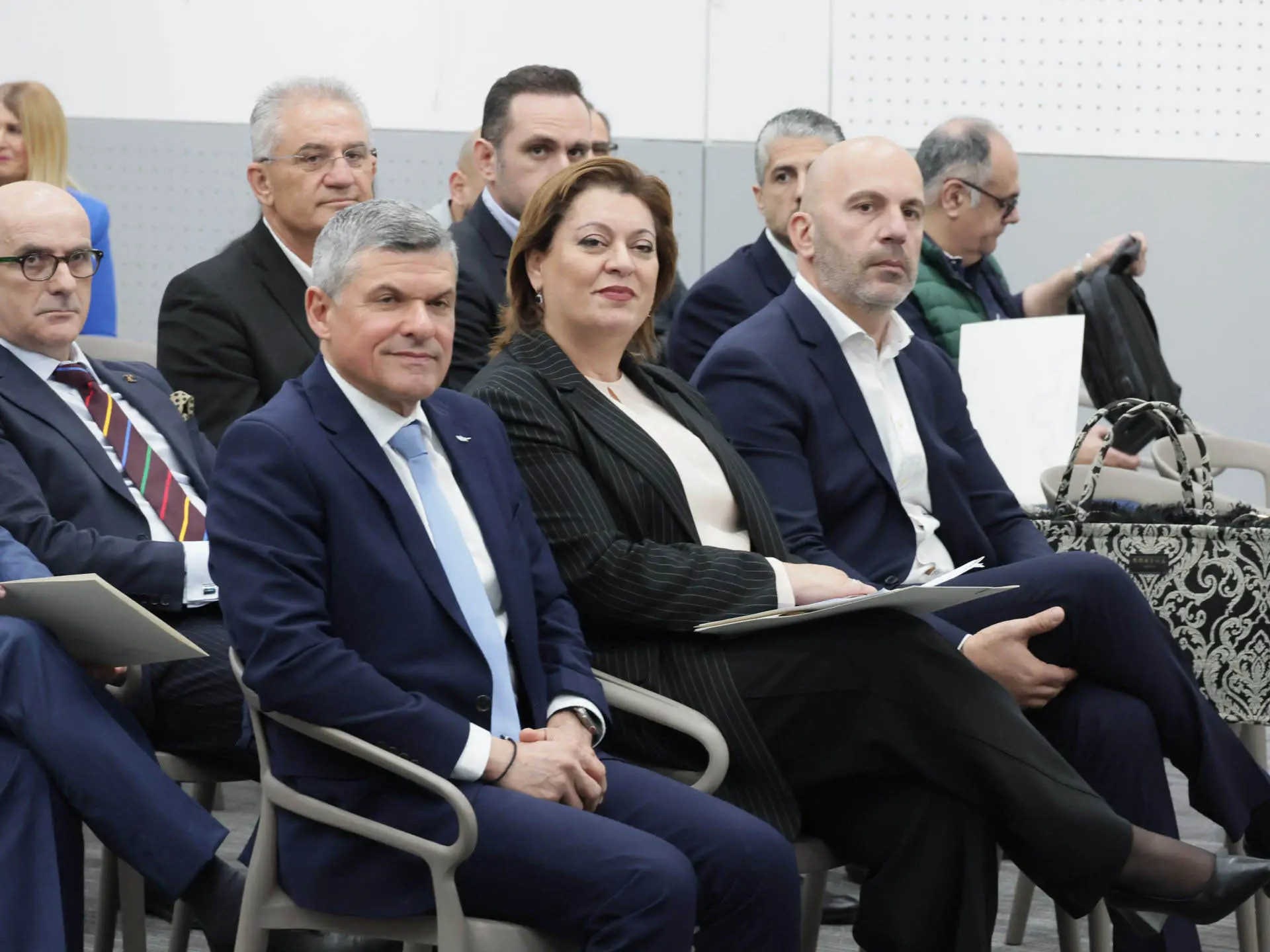 Προσήλωση Κυβέρνησης στην εξεύρεση λύσεων για καταναλωτές είπε ο Υπ. Ενέργειας