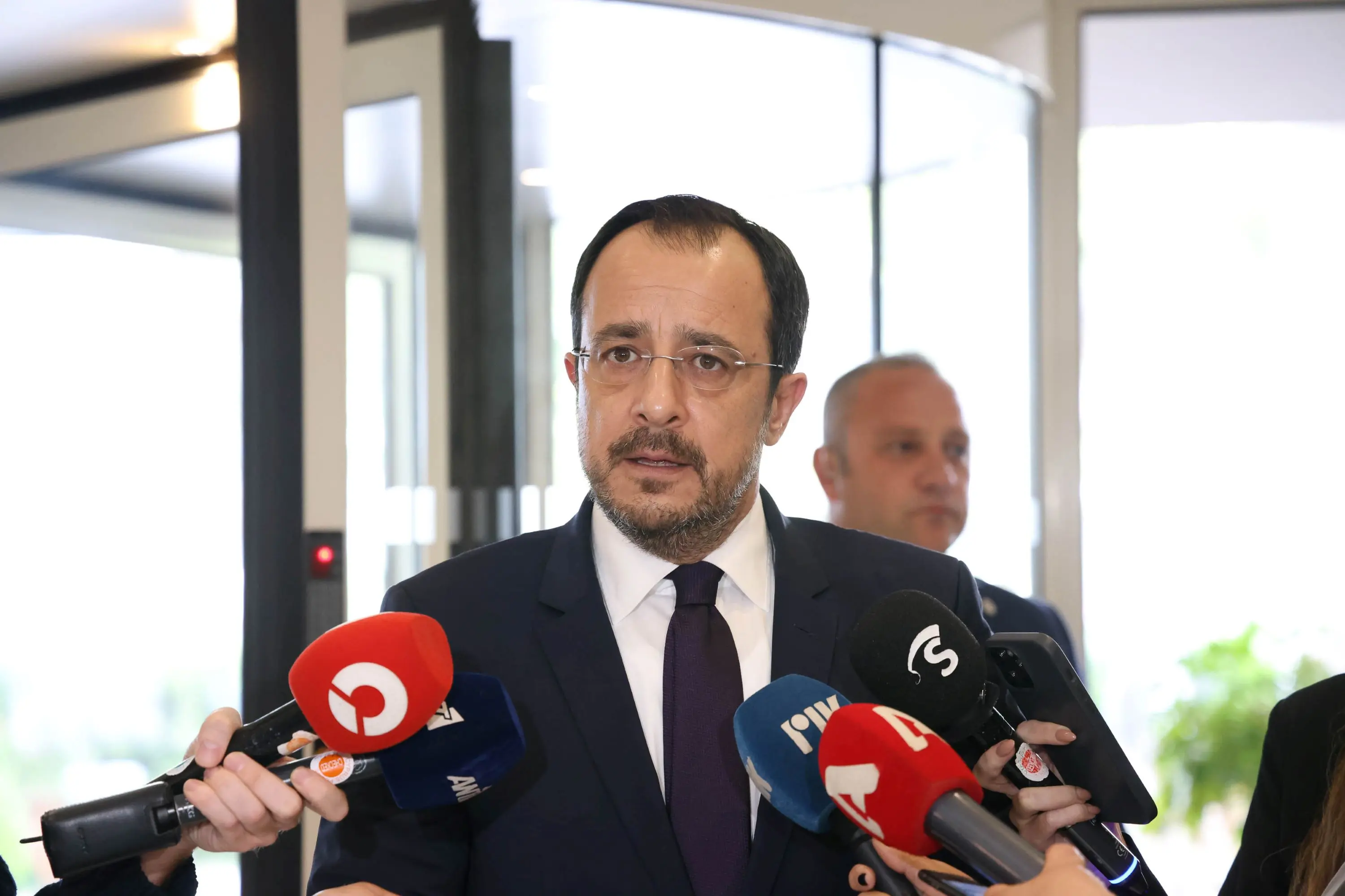 ΠτΔ: Η χώρα υπέφερε από λαϊκίστικες προσεγγίσεις και πολιτικές