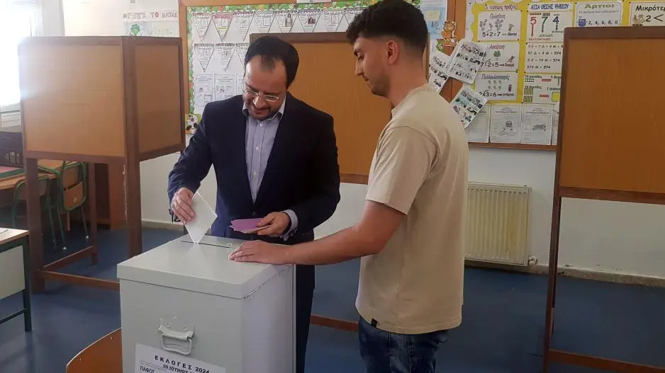 «Ξέρω τι θέλω» είπε ο ΠτΔ ασκώντας το εκλογικό του δικαίωμα