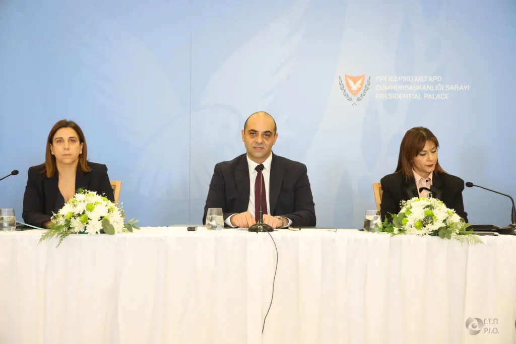 Αναλυτικά τα μέτρα για το δημογραφικό, ποιοι επωφελούνται και πότε θα εφαρμοστούν