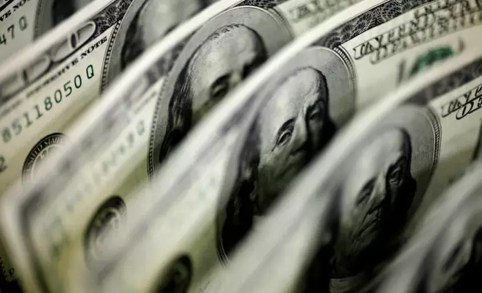 Οι κινήσεις της Fed τρομάζουν το δολάριο