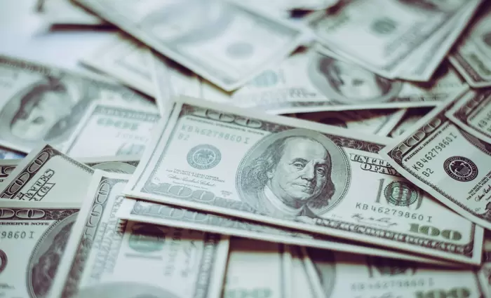 Γιατί οι αναλυτές προβλέπουν συνέχεια στην πτώση του δολαρίου