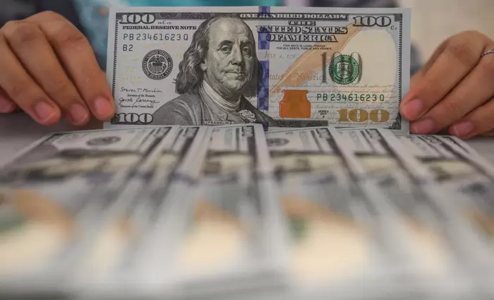 Οι αγορές γυρίζουν την πλάτη στο δολάριο