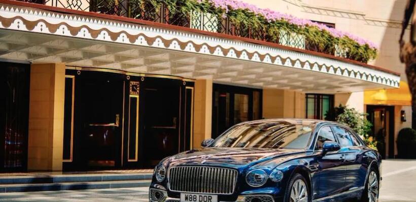 Η πολυτέλεια στο Λονδίνο γίνεται προσιτή: Πέφτουν οι τιμές στα πεντάστερα ξενοδοχεία