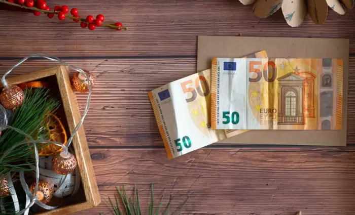 Αυτοί θα πάρουν χριστουγεννιάτικο μποναμά - Τα ποσά και οι δικαιούχοι