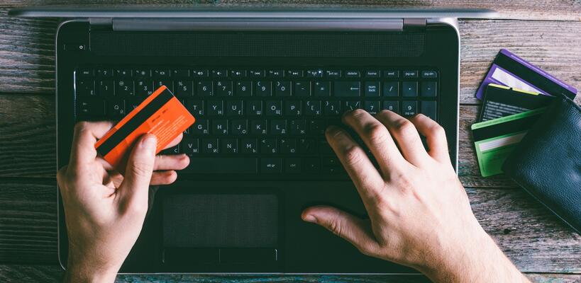 Γαλλία: Φόρος 3% στους διαδικτυακούς γίγαντες ίσον έσοδα €0,5 δισ. ετησίως