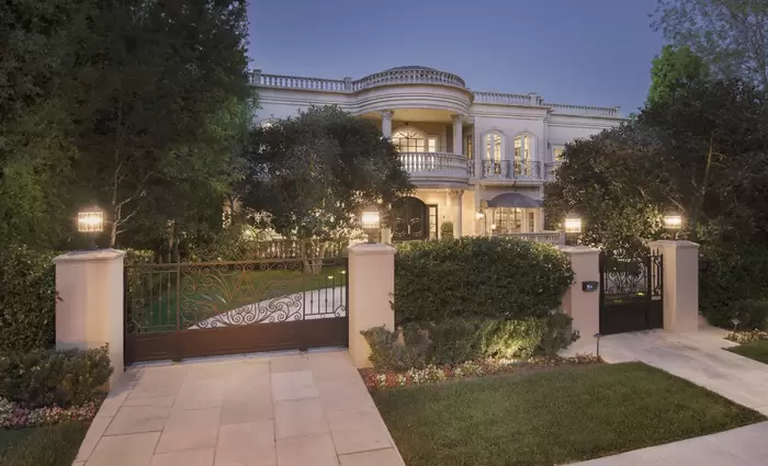 Ο Tom Ford βγάζει στο σφυρί την κατοικία του στο Λος Άντζελες (pics)